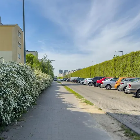 Bukowska Elegancki Z 1 Sypialnia I Biurkiem By Renters ポズナン