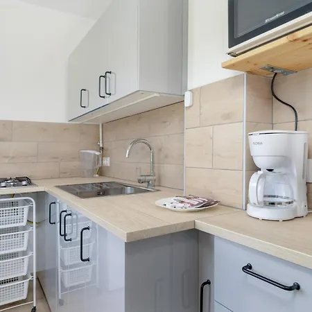 Bukowska Elegancki Z 1 Sypialnia I Biurkiem By Renters *