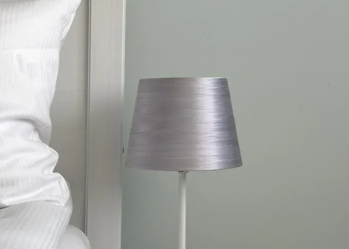 Bukowska Elegancki Z 1 Sypialnia I Biurkiem By Renters شقة بوزنان